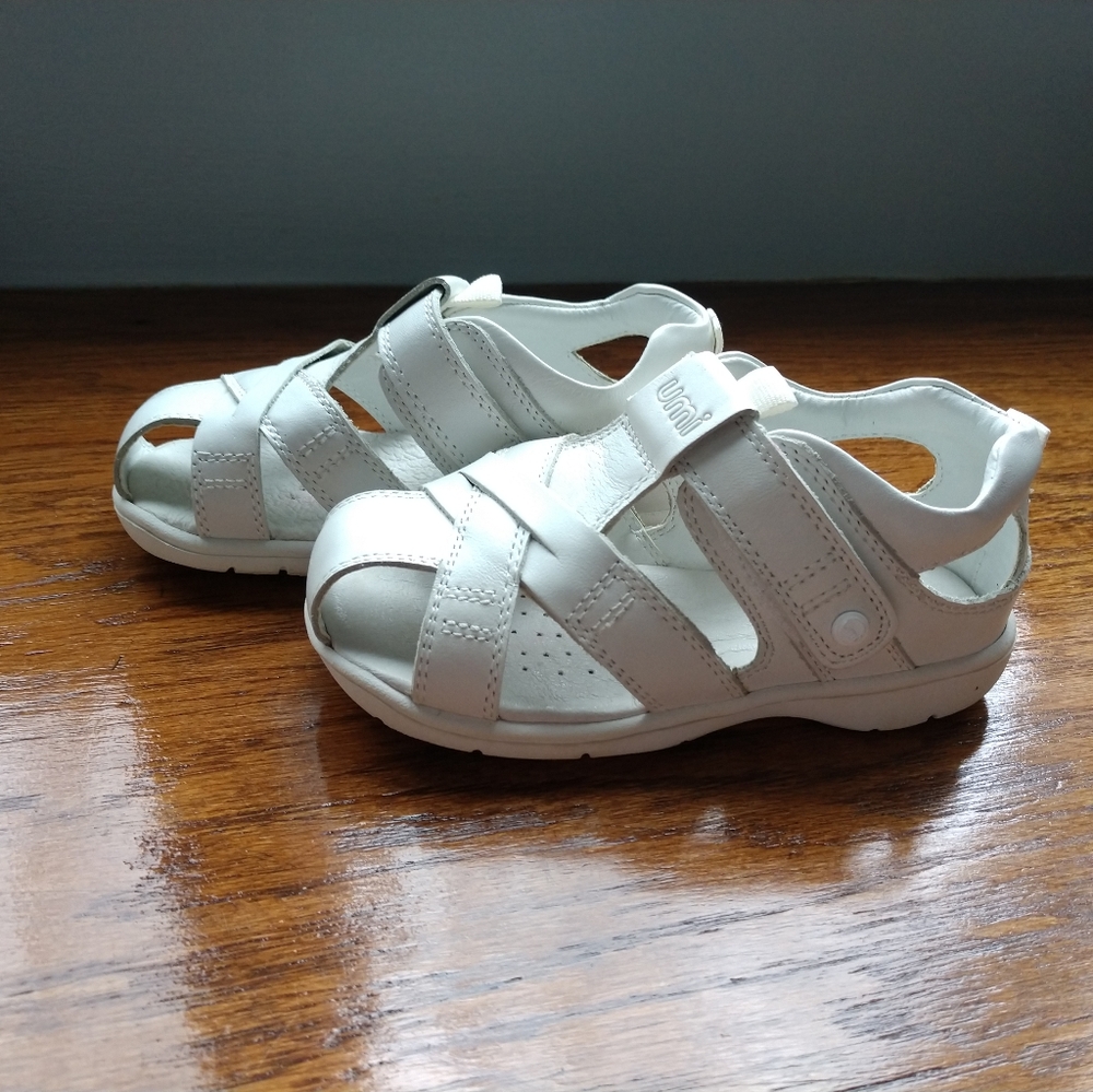 Umi white leather sandals!